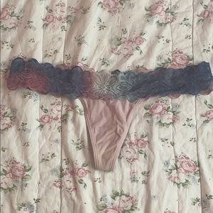 VS Thong